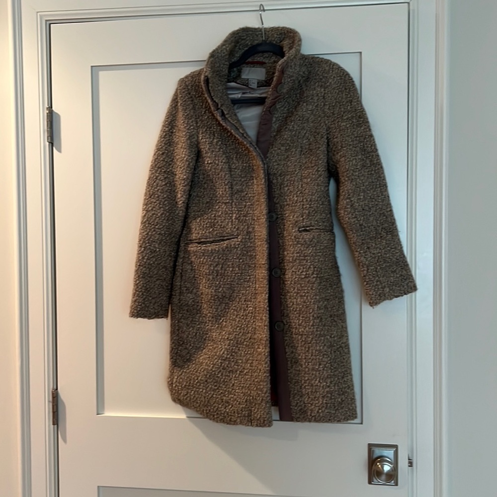 Basically new. H&M trench. Rich camel tweed
